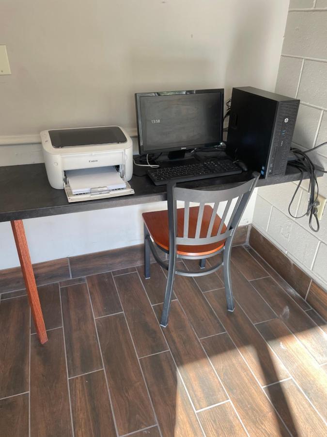 2Nd Street Inn & Suites Рочестер Экстерьер фото